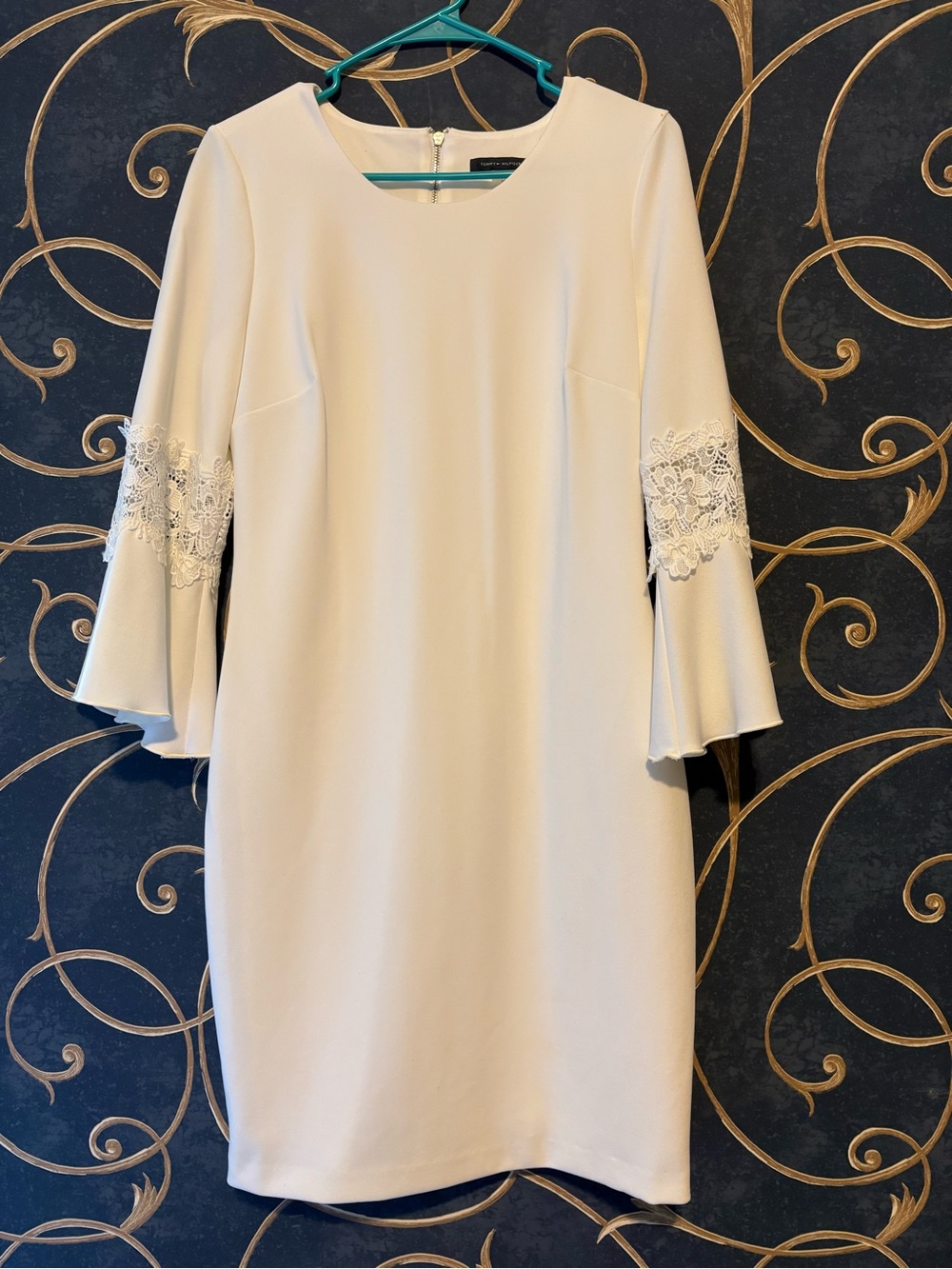 Tommy Hilfiger Women’s White Lace Cuff Bell Sleeve Sheath Dress, Size 10